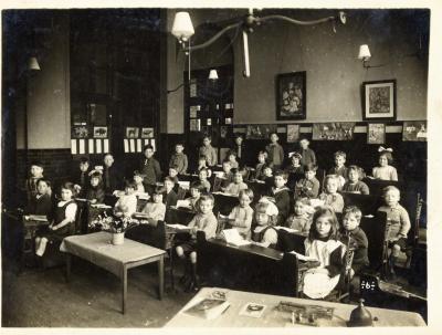 Lavender Hill School 1925 or 1926, courtesy of John Geddes