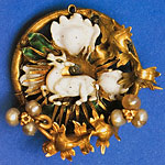 A photograph of the Essen brooch