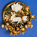 A photo of the Essen brooch